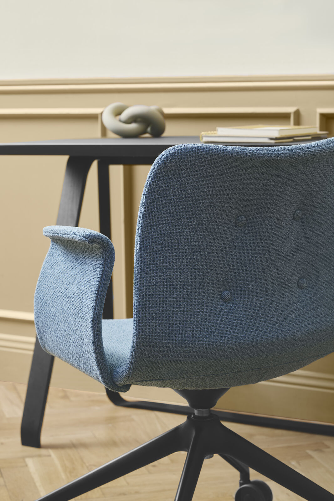 Bent Hansen primum dynamic chair gabriel grain fabric